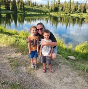 Meet your Posher, Lora